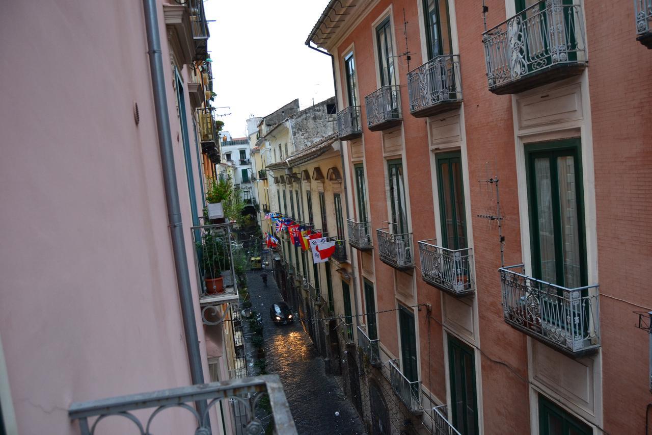 Via Roma Apartment Deluxe Salerno Ngoại thất bức ảnh
